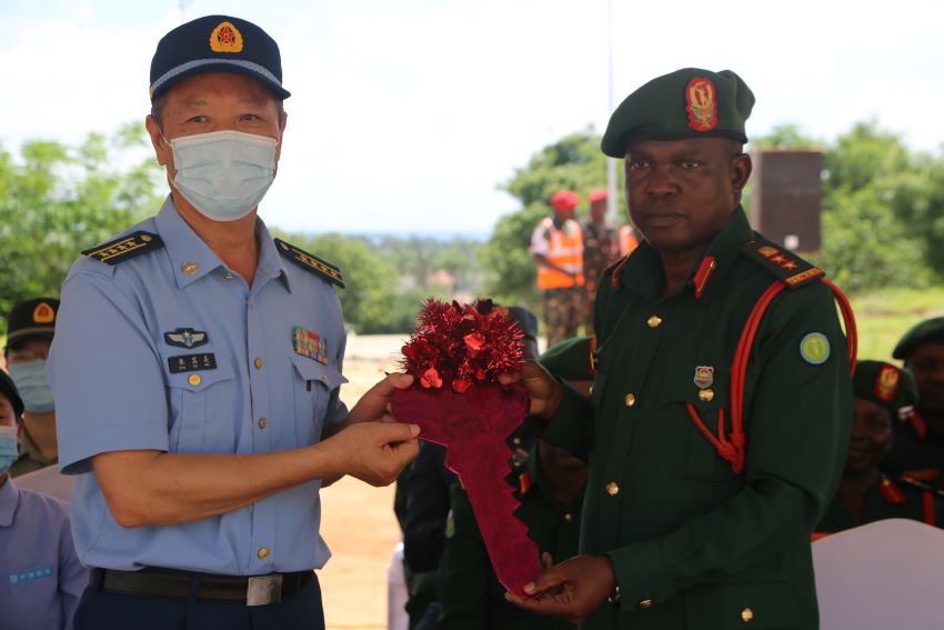 JWTZ lakabidhiwa Jengo la Chuo cha Ulinzi wa Taifa