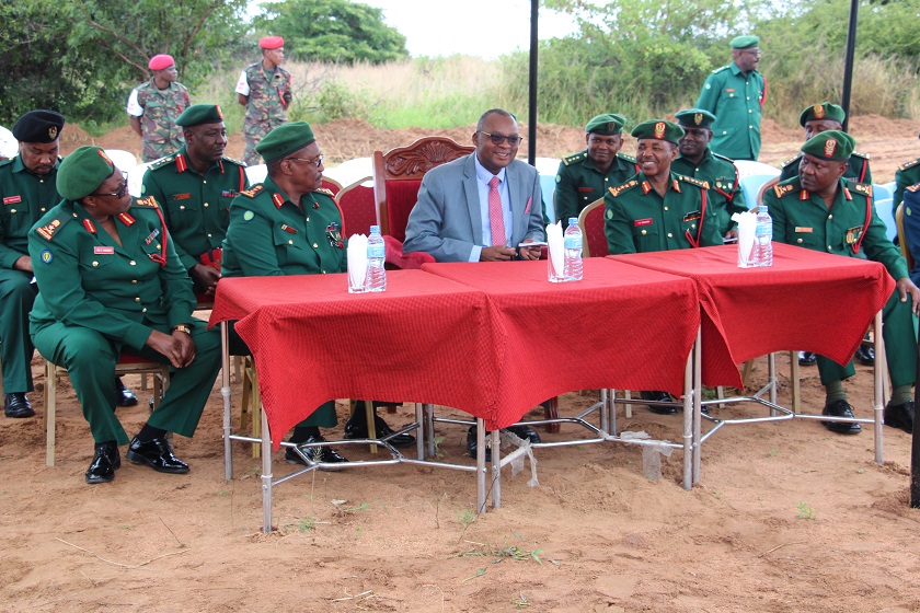 Waziri wa Ulinzi na JKT atembelea Makao Makuu ya JWTZ