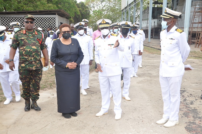 Waziri wa Ulinzi na JKT Atembelea Kamandi ya Wanamaji