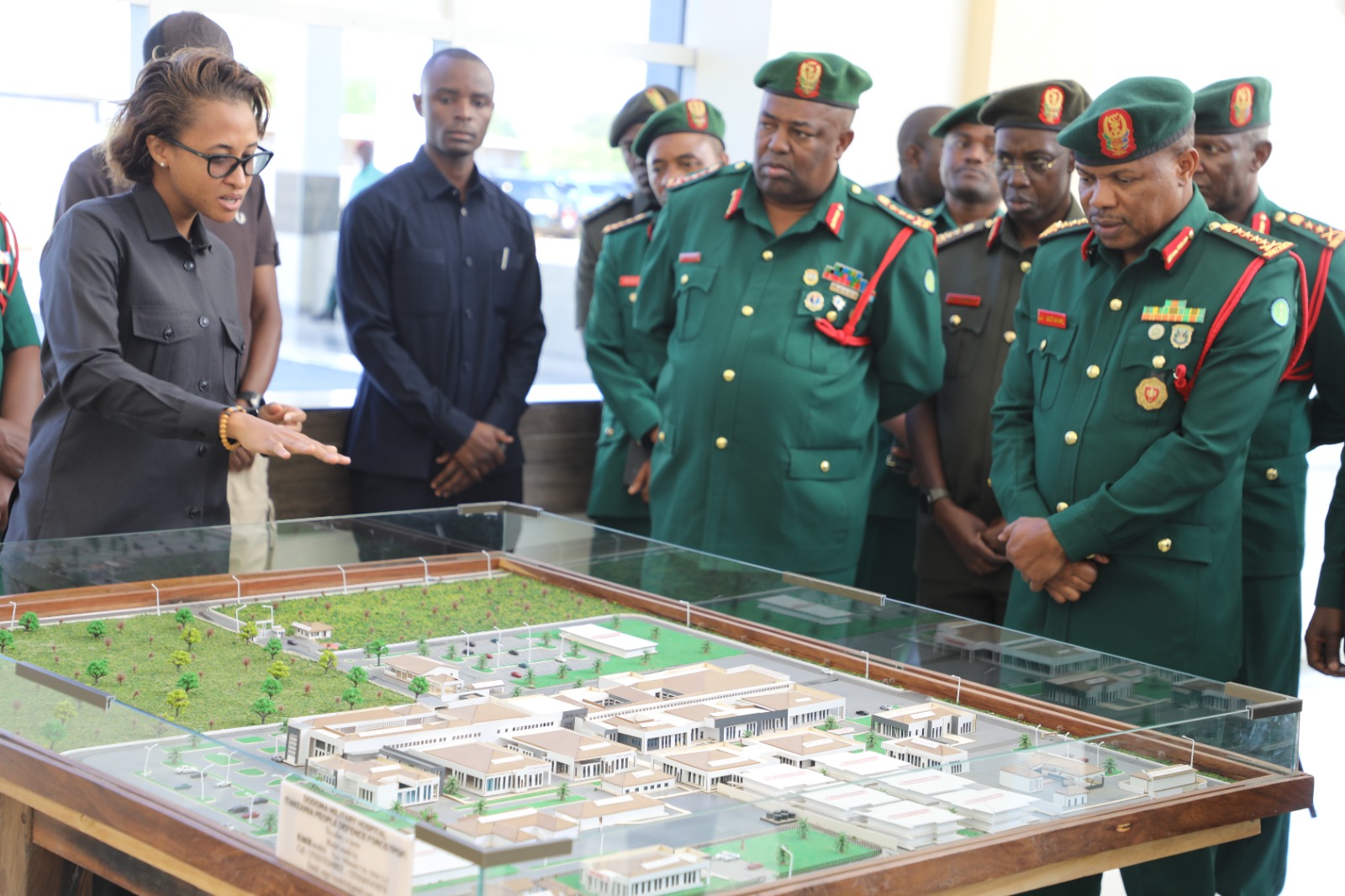 Jenerali Mkunda atembelea ujenzi wa Hospitali ya Jeshi