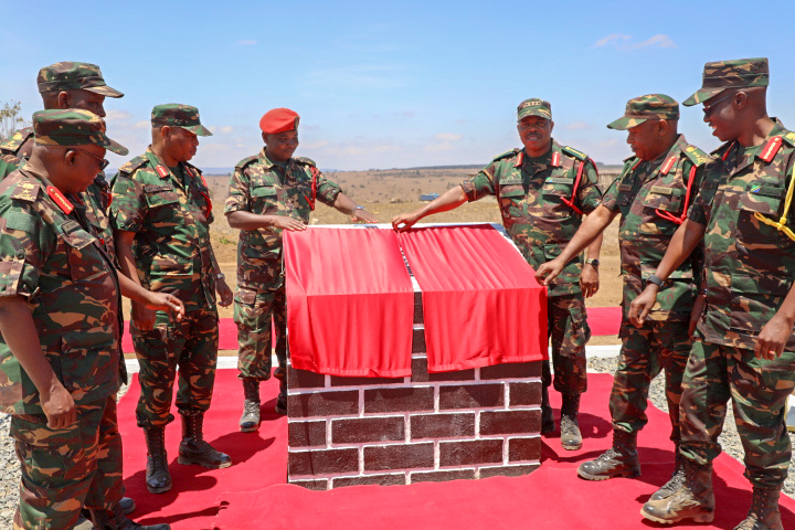Jenerali Mkunda aweka Jiwe la Msingi  Shule ya Polisi Jeshi Mafinga