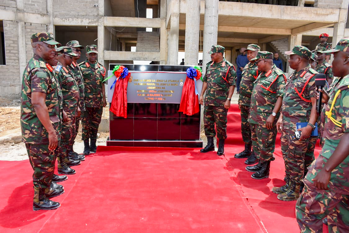 Jenerali Mkunda Aweka Jiwe la Msingi Jeshi la Akiba