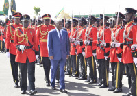 Rais na Amiri Jeshi Mkuu atunuku Kamisheni kwa Maafisa Wanafunzi.