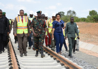 Mkuu wa Majeshi ya Ulinzi afanya ziara kutembelea ujenzi wa Reli ya Kisasa 